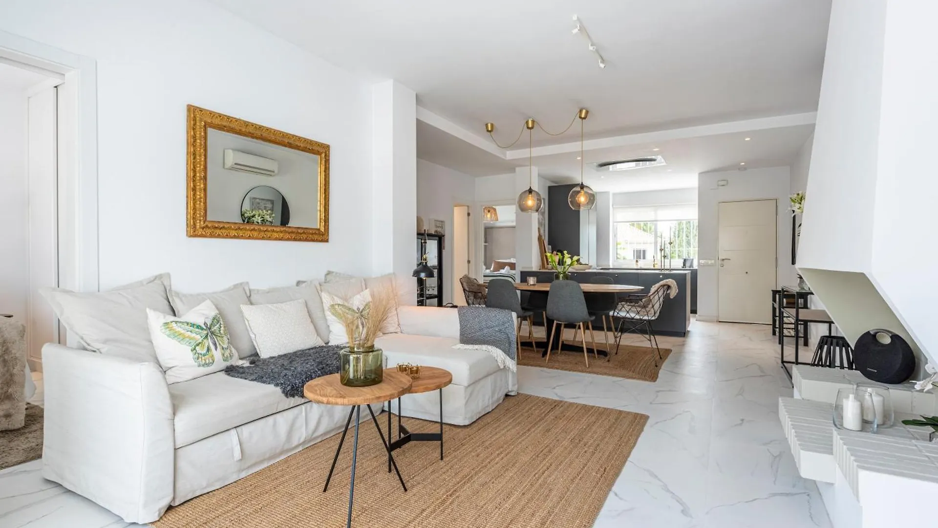 Azahara 2, Contemporary Scandinavian Style Open Plan Apartment With 2 Terraces Marbella