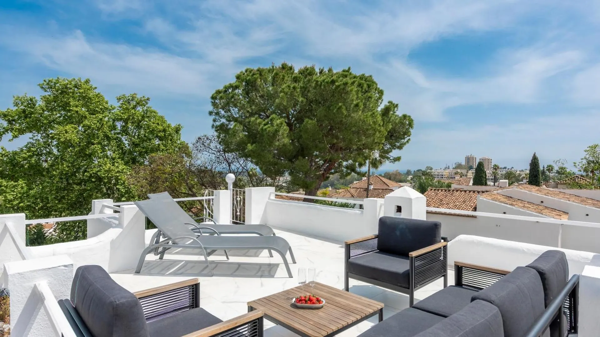 Azahara 2, Contemporary Scandinavian Style Open Plan Apartment With 2 Terraces Marbella Spanje
