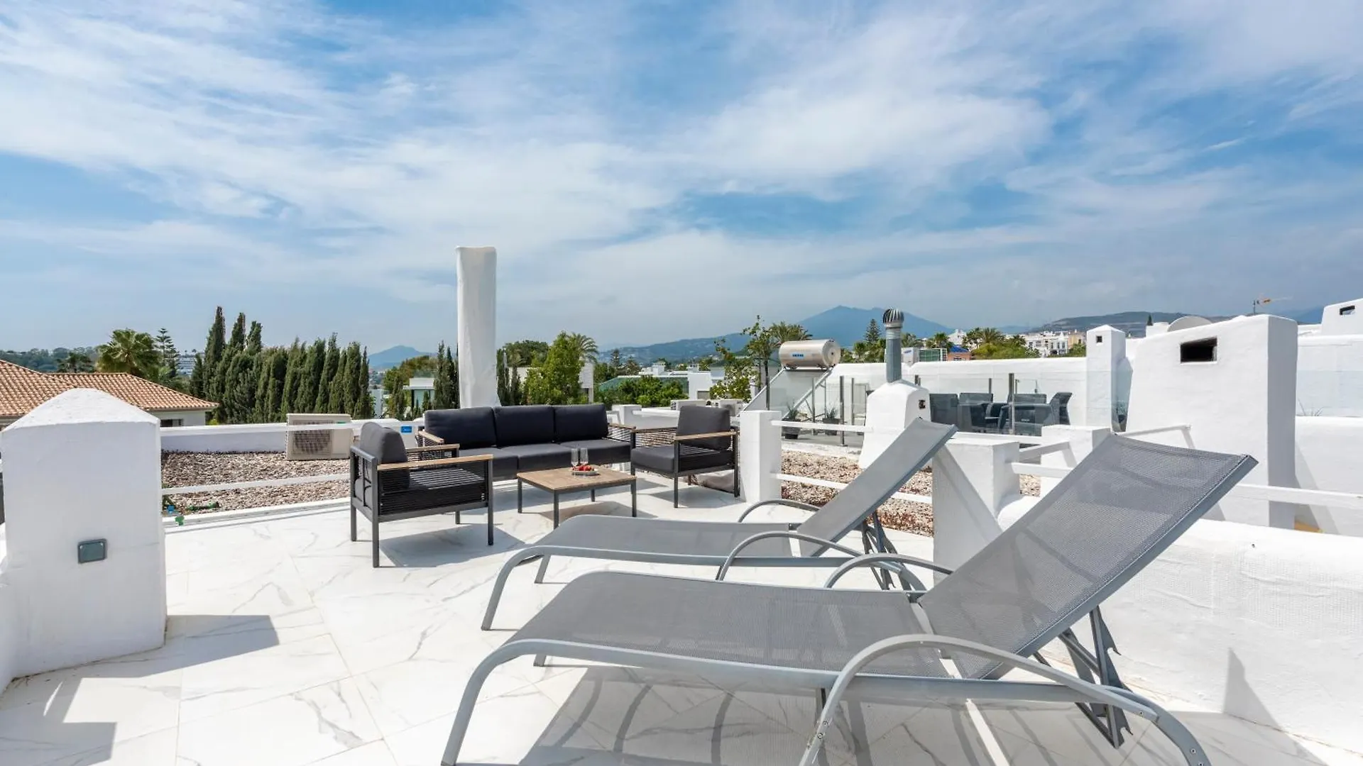 Azahara 2, Contemporary Scandinavian Style Open Plan Apartment With 2 Terraces Marbella 0*,  Spanje
