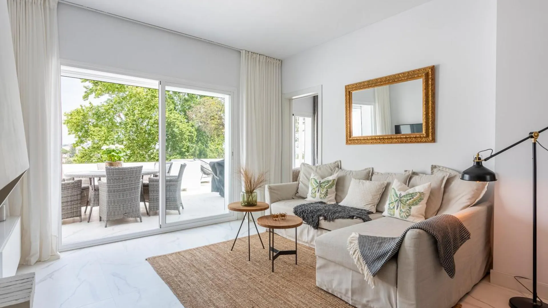 Azahara 2, Contemporary Scandinavian Style Open Plan Apartment With 2 Terraces Marbella Spanje